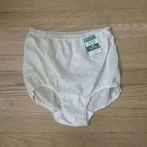 NWT Vintage Antron III Nylon Panties Lace Trim Cream Size 6 Granny Briefs